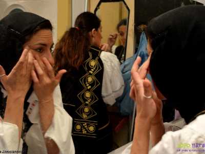 Κάτω στην άσπρη πέτρα ...