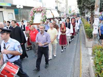 Συμ-περιφερόμενοι Βλάχικα ! 