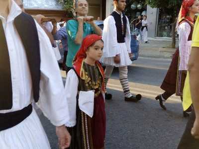 Συμ-περιφερόμενοι Βλάχικα ! 
