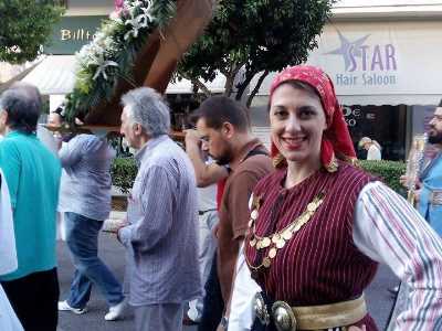 Συμ-περιφερόμενοι Βλάχικα ! 