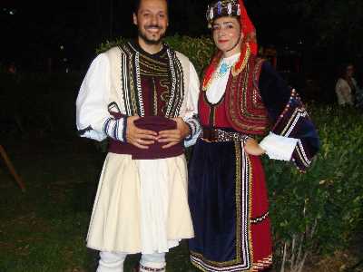 Και γλυκό είν' το φίλημα σου ...
