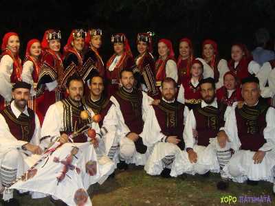 Και γλυκό είν' το φίλημα σου ...