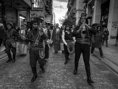 Αρχικάλαντα απ' το Σύνταγμα στο Μοναστηράκι !