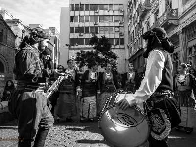 Αρχικάλαντα απ' το Σύνταγμα στο Μοναστηράκι !