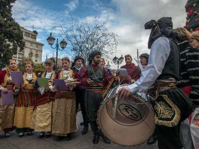 Αρχικάλαντα απ' το Σύνταγμα στο Μοναστηράκι !