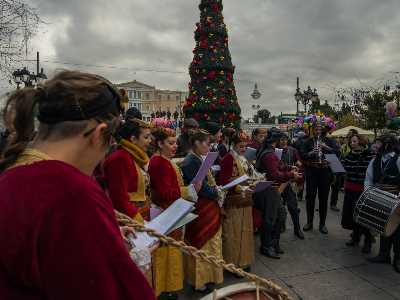 Αρχικάλαντα απ' το Σύνταγμα στο Μοναστηράκι !