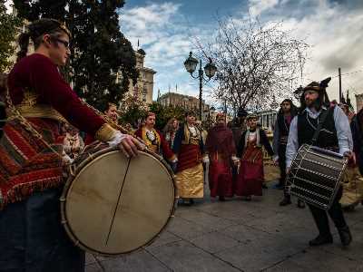 Αρχικάλαντα απ' το Σύνταγμα στο Μοναστηράκι !