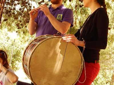 Ήρθι Μάης κι η Άνοιξη ήρθι του καλουκάιρι ...