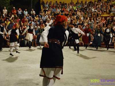 Πάνω στης νύφης την ποδιά ...