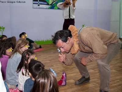Ο τρομερός εχθρός και ο αλυσοδεμένος ελέφαντας