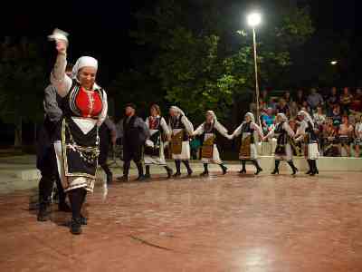 Μπάνιο, Παράσταση και Γλέντι !