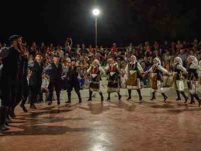 Μπάνιο, Παράσταση και Γλέντι !