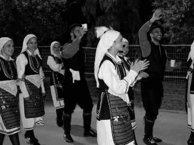 Μπάνιο, Παράσταση και Γλέντι !