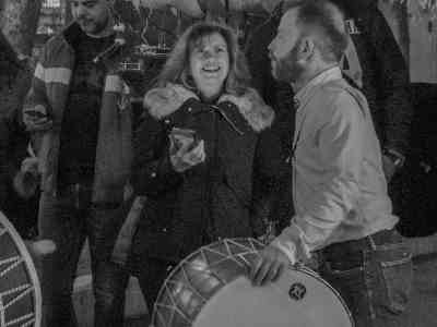 Ειρεσιώνη σύκα φέρειν!