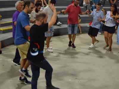 Πρόβα διαφορετική ....