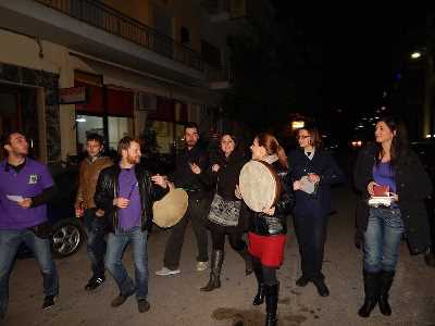 "... χαρά στον κόσμο, στα παλικάρια "